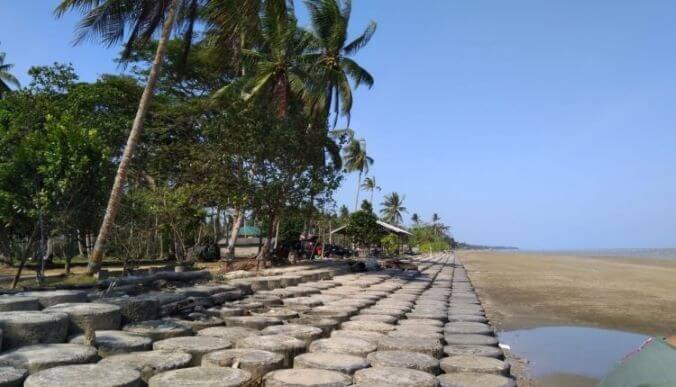 Pantai Tanjung Jumlai, Kalimantan TImur - KAWASAN.info