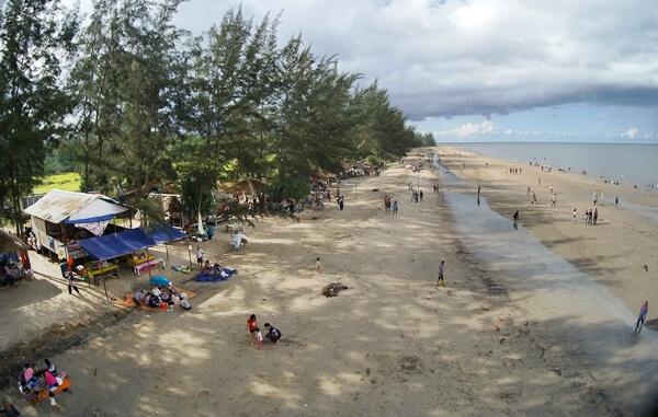 Pantai Pangempang, Kutai Kartanegara, Kalimantan Timur - KAWASAN.info