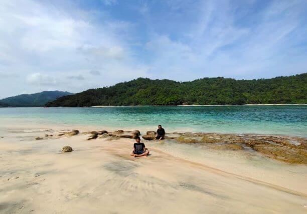 Pantai Teluk Kiluan, Lampung - KAWASAN.info